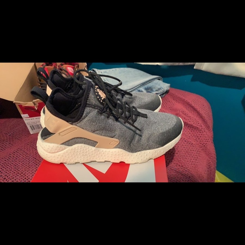 Huarache Run tra SE Women size 7
